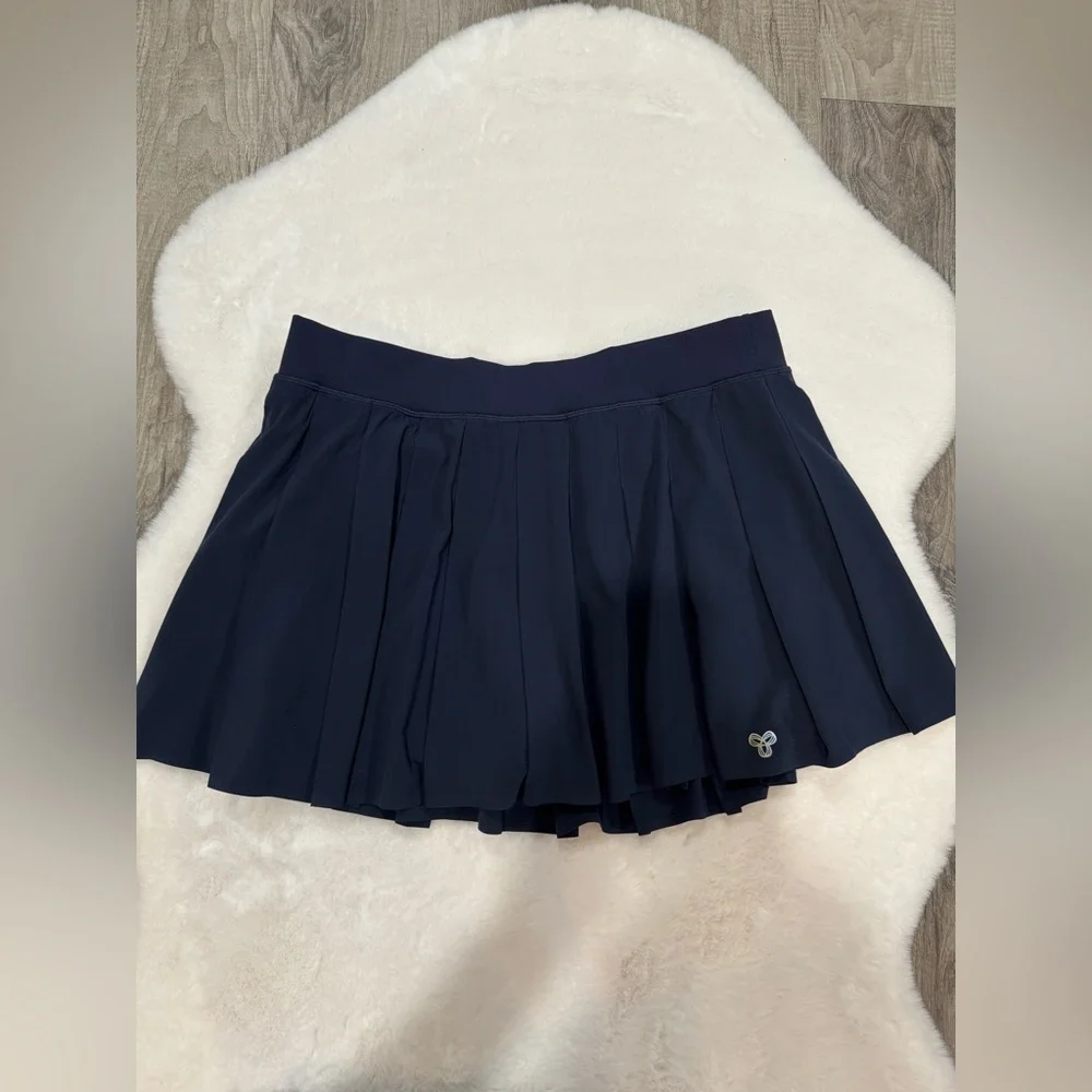 Aritzia Golden Movetech Tennis Pro Micro Skirt - Picture 2 of 6